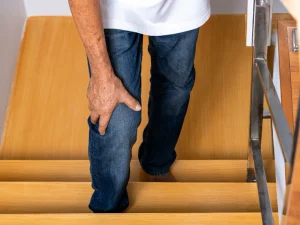 بالا رفتن از پله ها بعد از تعویض مفصل زانو
